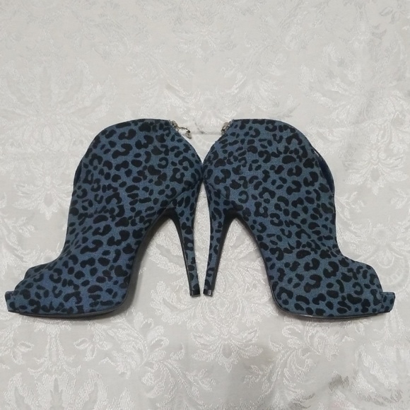 NWT Funky Denim Booties - Picture 3 of 8
